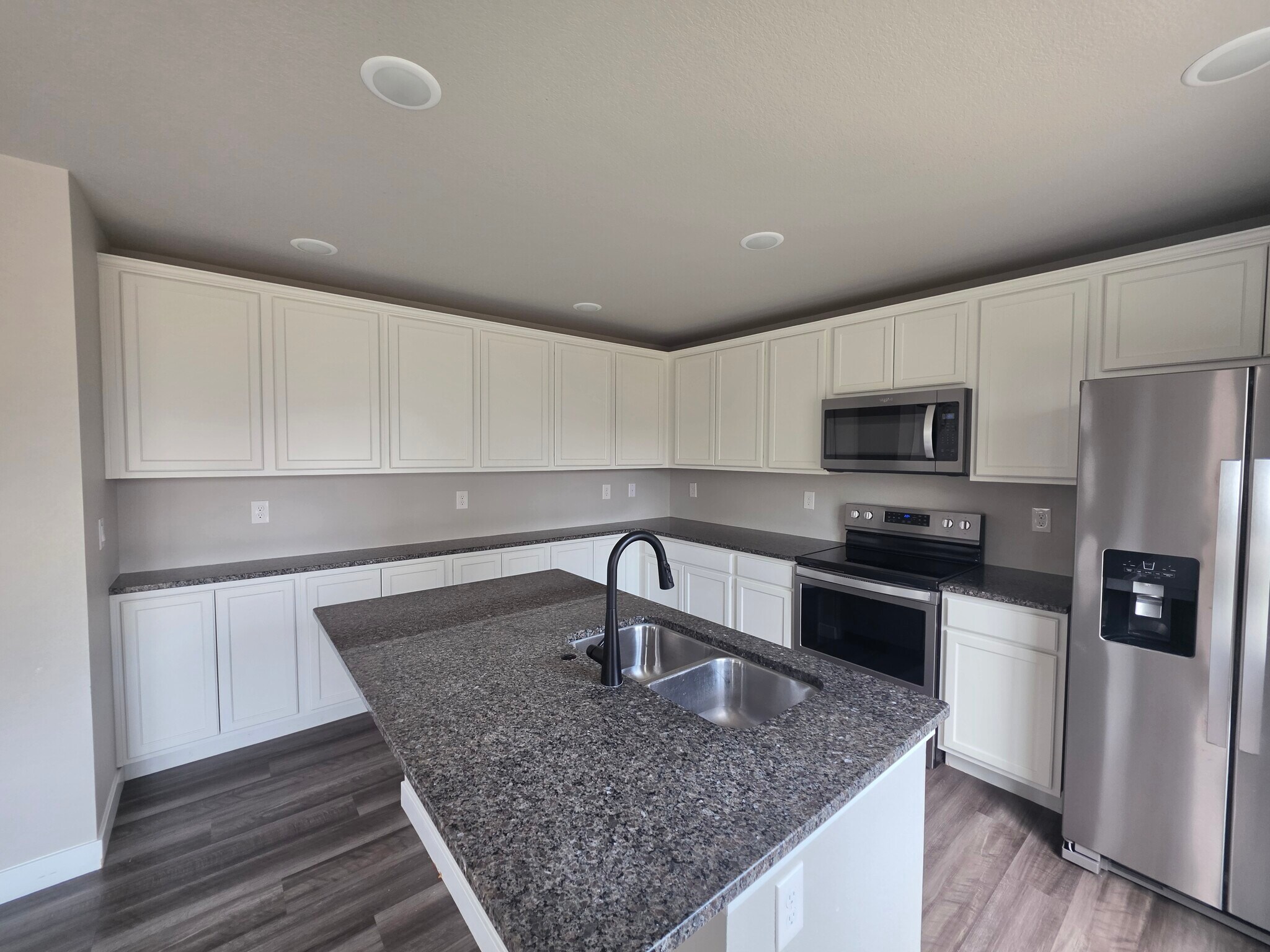 Building Photo - 10429 Luneth Dr