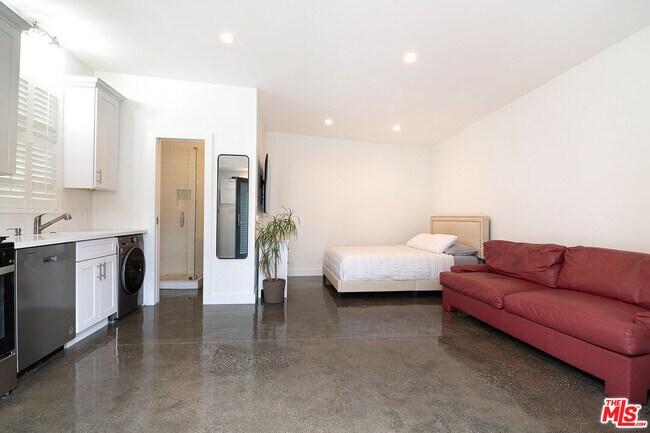 Building Photo - 106 N Citrus Ave