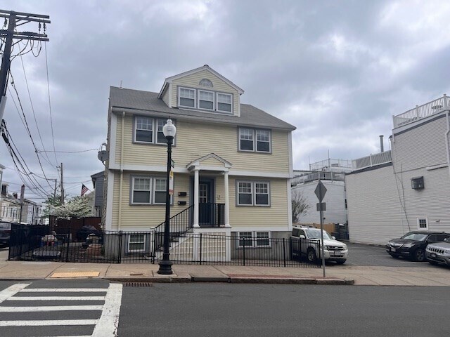 Building Photo - 277 Bunker Hill St