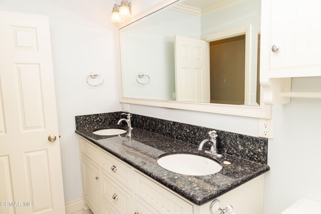 Building Photo - 385 Somerset Cir