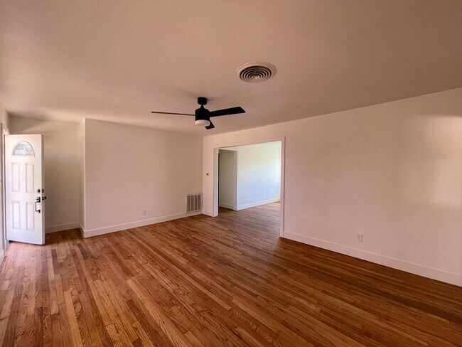 Building Photo - 207 N 17th St