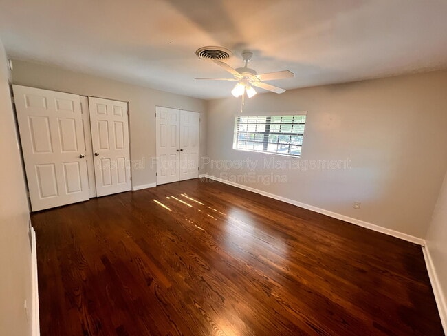 Building Photo - 2011 Howard Dr