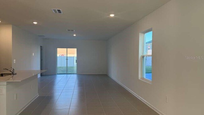 Building Photo - 2217 Rock Dr