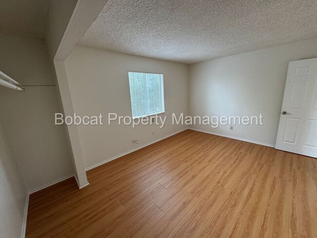 Building Photo - 1501 N Edmonds Dr