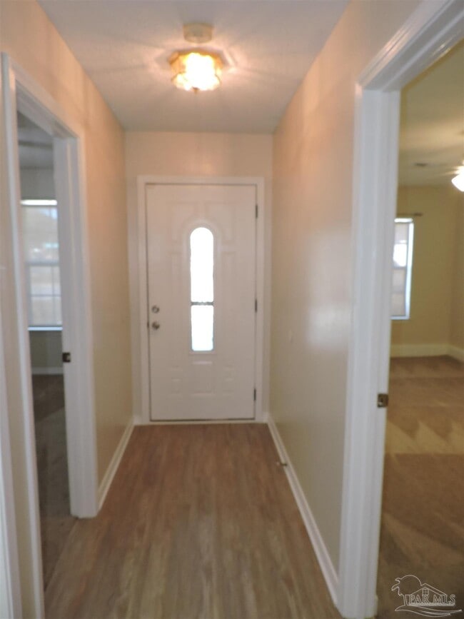 Building Photo - 1160 Sweetbriar St