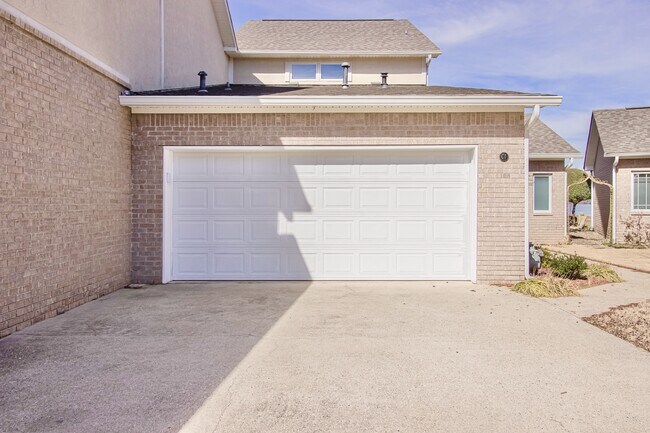 Building Photo - 115 Mt Carmel Rd