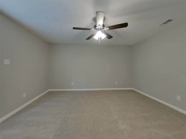 Building Photo - 23048 Shakespeare Dr