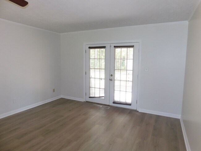 Building Photo - 1302 Dunbar Dr