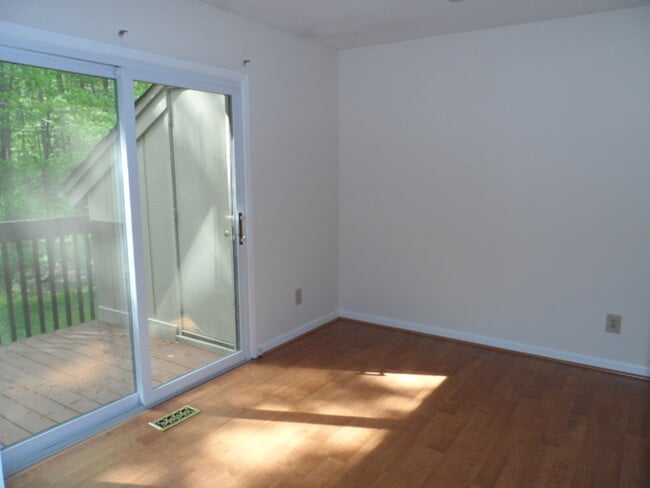 Building Photo - 4100 Five Oaks Dr