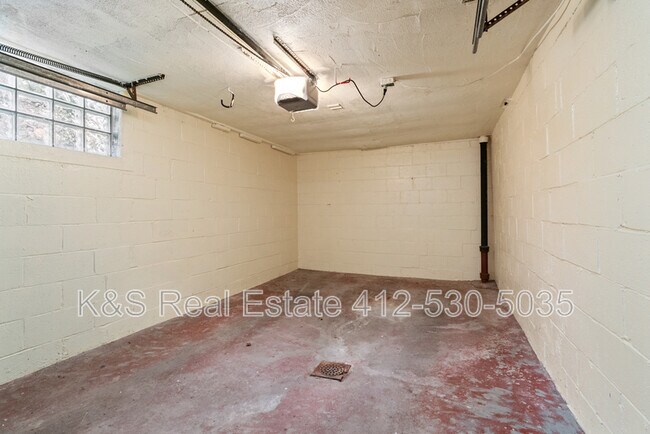 Building Photo - 136 Lynnwood Dr