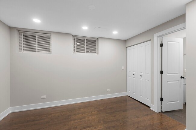 Building Photo - 2618 N Mozart St