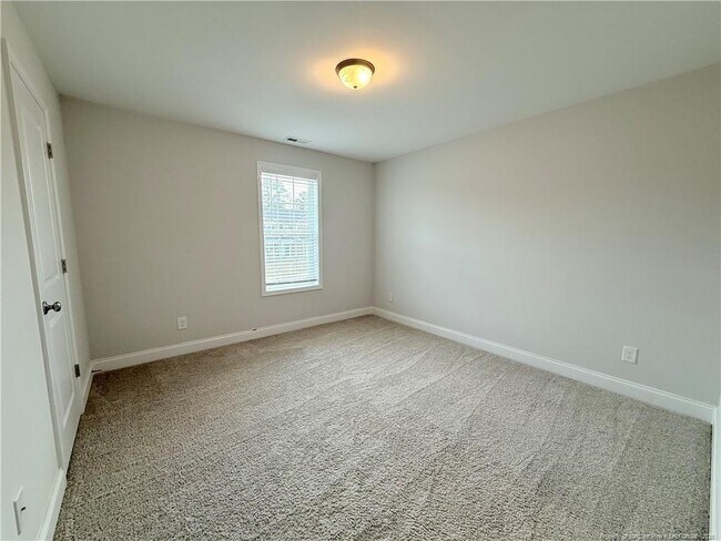 Building Photo - 155 Silk Oak Dr