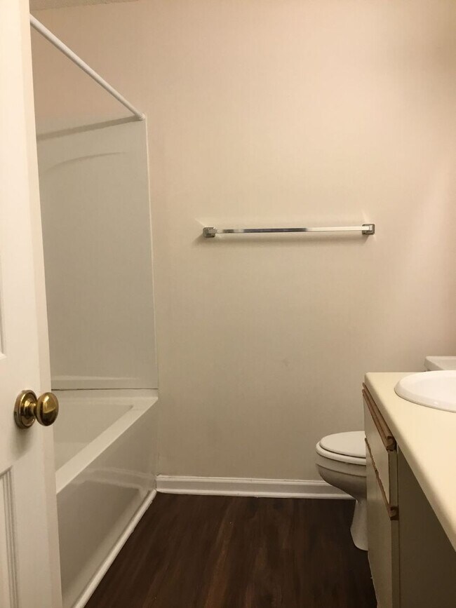 Building Photo - Located in Hunters Chase - 2 BR/2 BA w/ Fi...