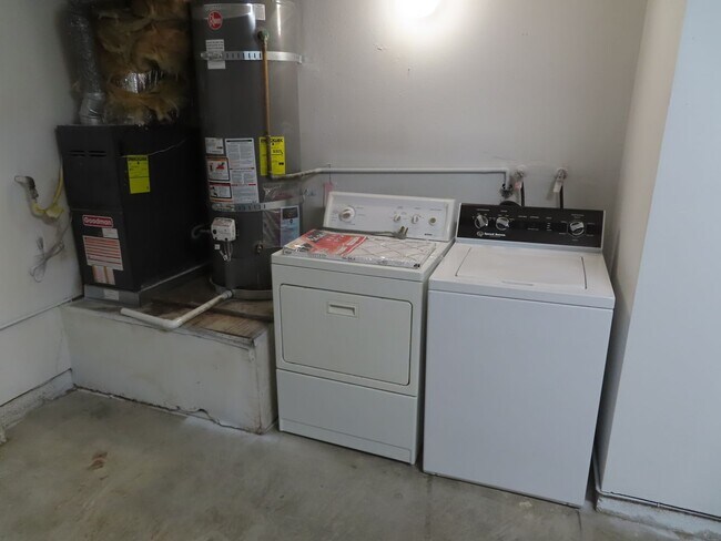 Building Photo - 2160 Leighton Ct