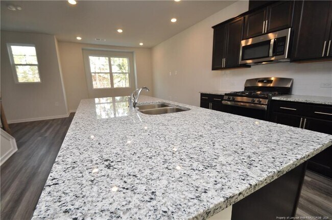 Building Photo - 1009 Shoreside Dr