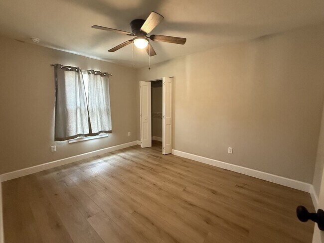 Building Photo - 3 Bedroom 2 Bath In Alachua