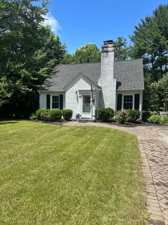 Building Photo - 3 bedroom 2 bath house in Blacksburg