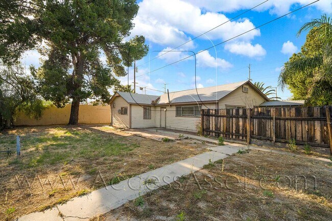 Building Photo - Charming Home in Historic Downtown Lake Elsinore!