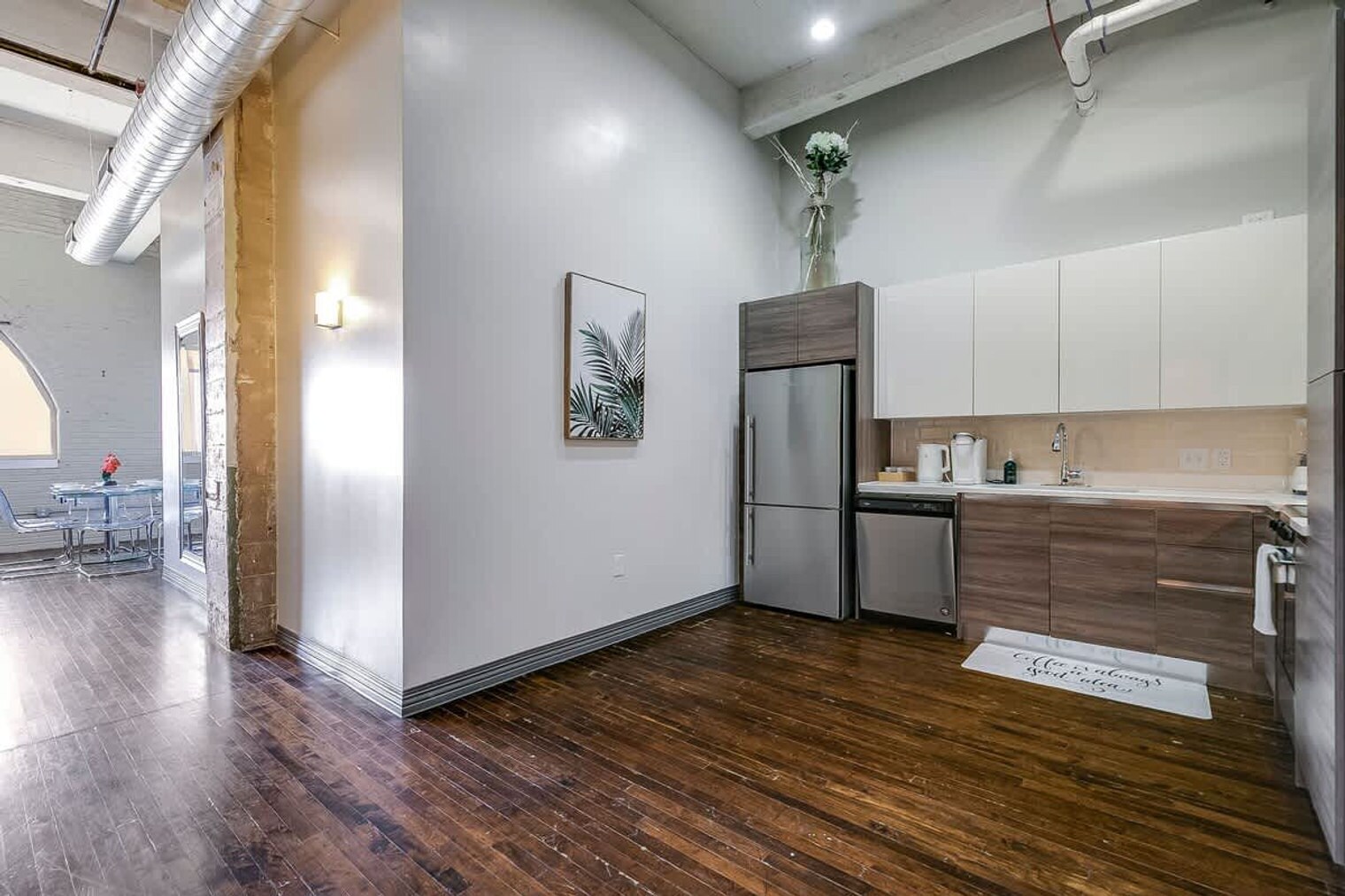 Building Photo - 500 S Ervay St