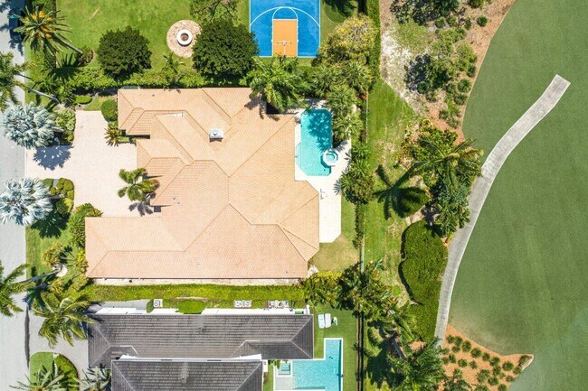 Building Photo - 1831 Sabal Palm Dr