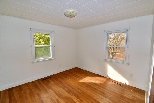 Building Photo - 10 Joanth Terrace