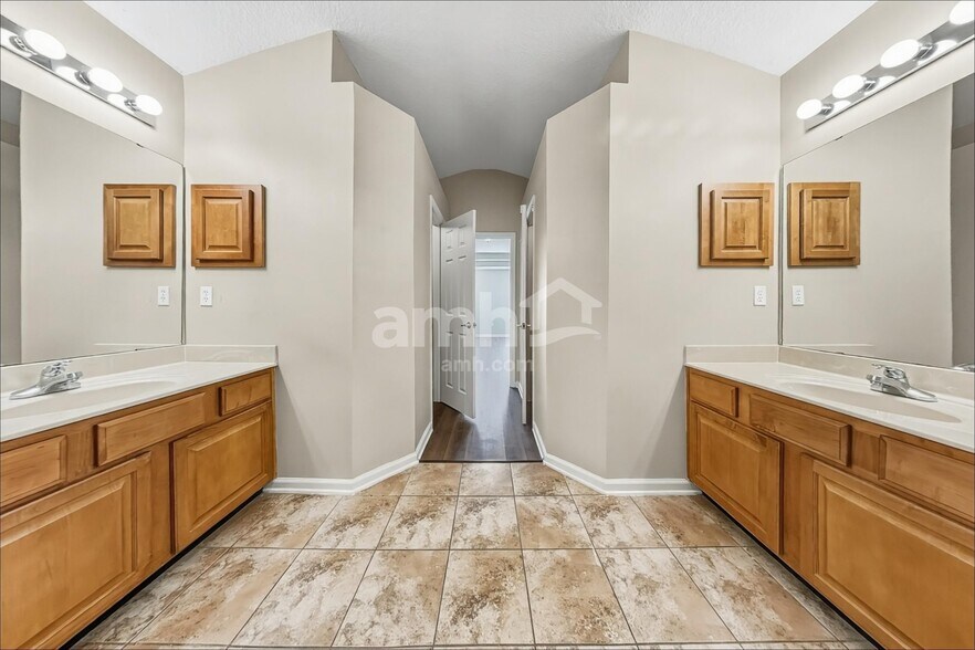 Building Photo - 7244 Angela Dr