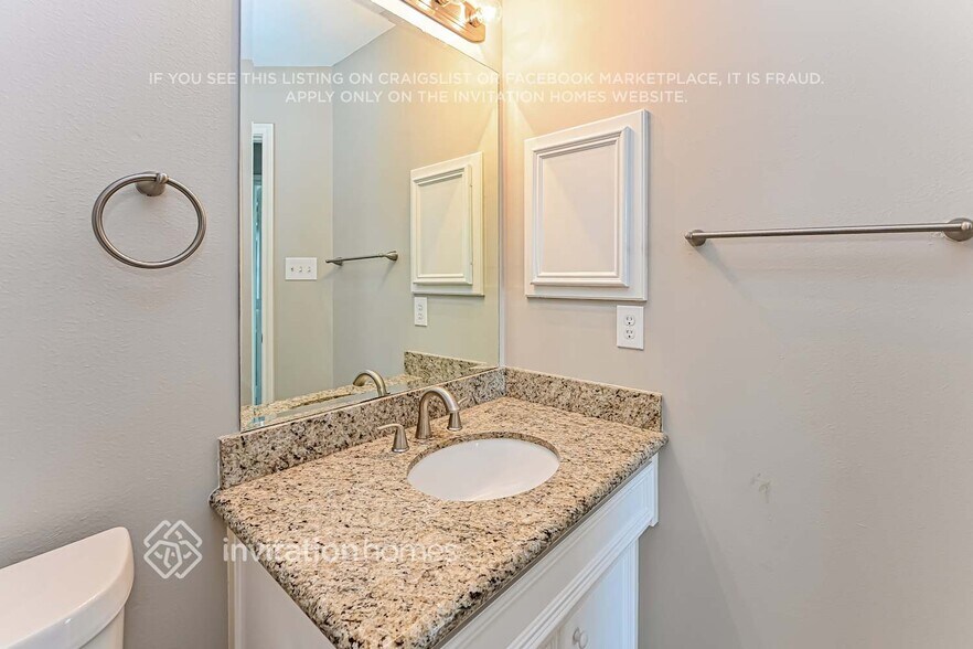 Building Photo - 1403 W 26th St