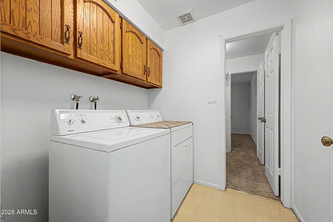 Building Photo - 709 S Power Rd