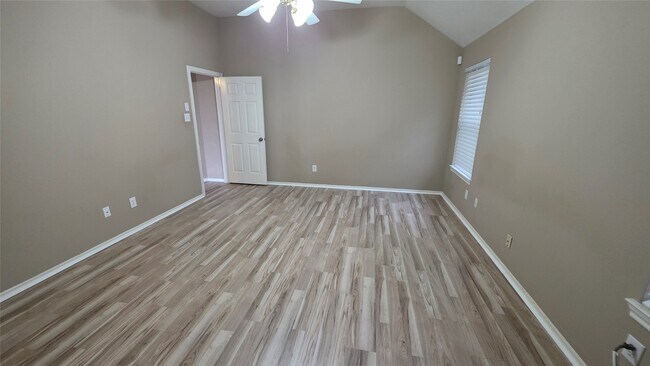 Building Photo - 5104 Big Spring Dr