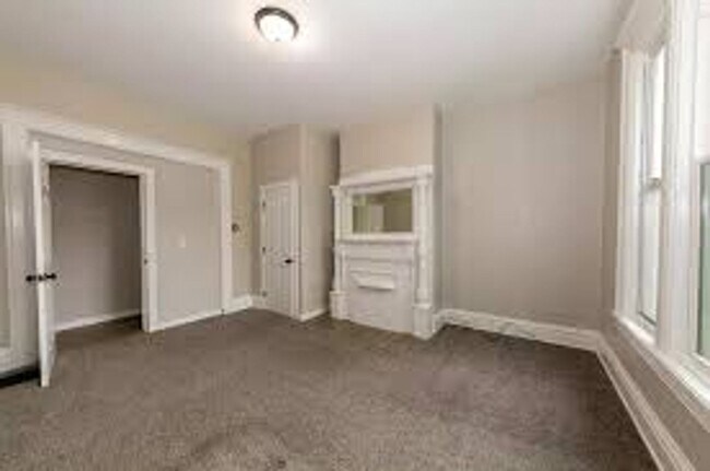 Building Photo - Greenup Duplex