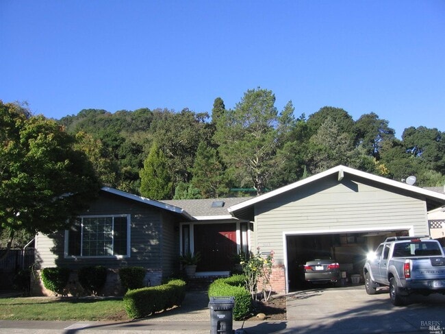 Building Photo - 3013 Devita Dr