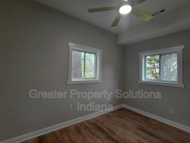 Building Photo - 7018 Chestnut Ave