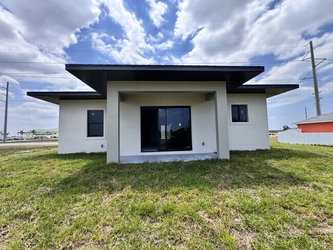 Building Photo - 1247 Kismet Pkwy