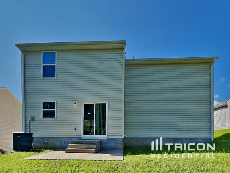 Building Photo - 1857 Belle Arbor Dr