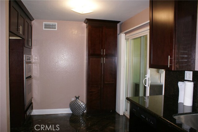 Building Photo - 23732 Hillhurst Dr