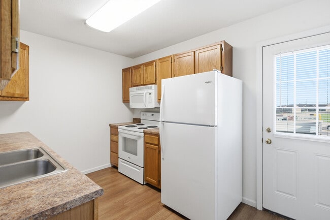 Building Photo - 2401 Northampton Dr