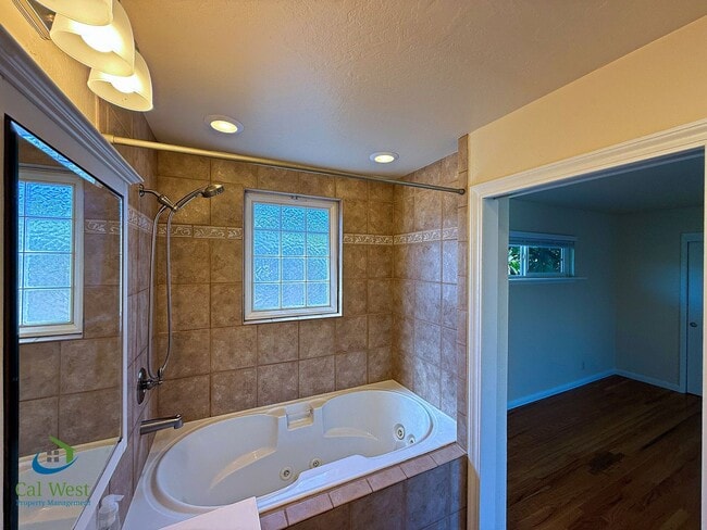 Building Photo - 5331 Rimwood Dr