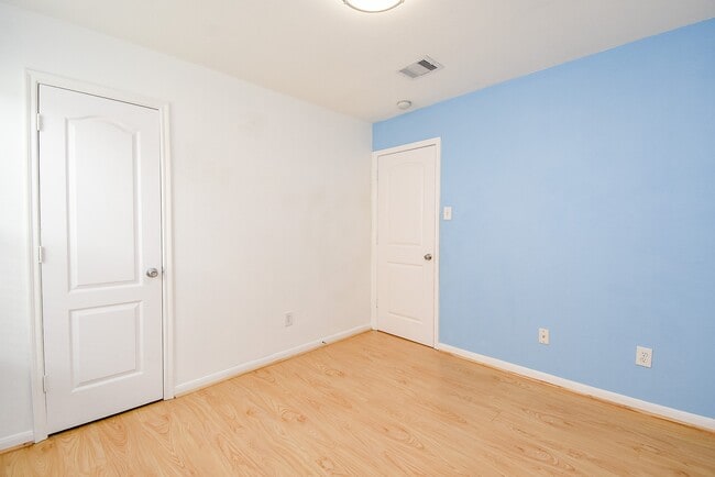 Building Photo - 2631 Skyview Trace Ct