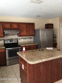 Building Photo - 341 Van Gogh Cir