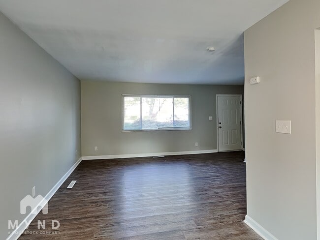 Building Photo - 3474 Farley Dr
