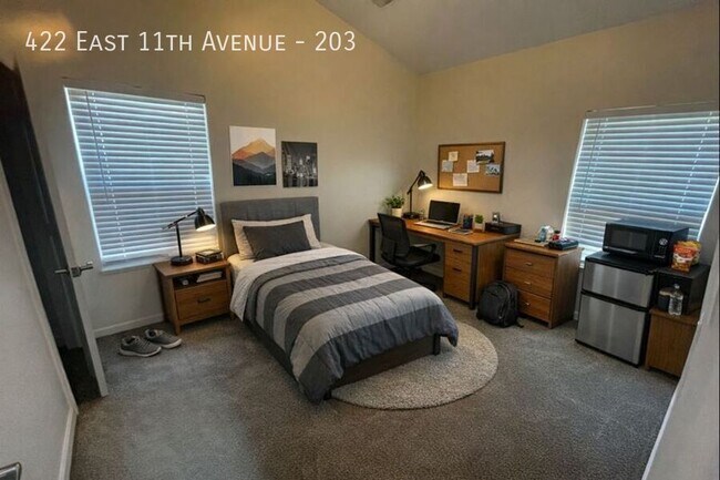 Building Photo - 422 E 11th Ave