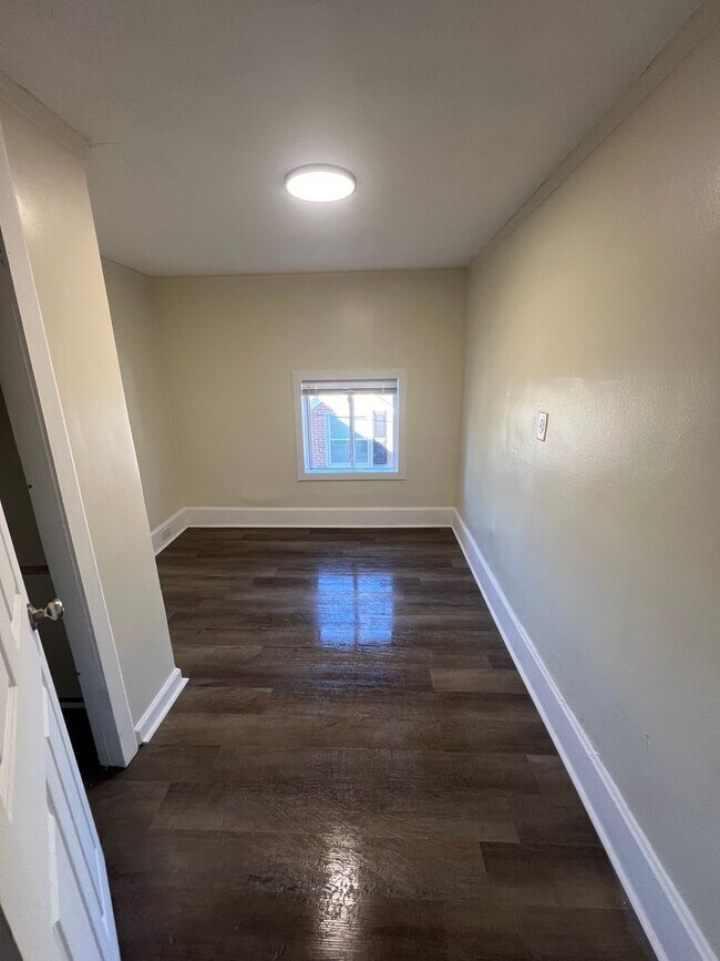 Building Photo - 425 Gibson Ave