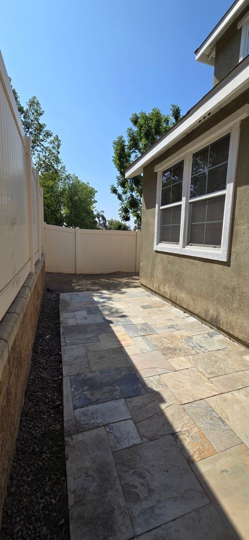 Building Photo - Loma Linda 4 Bedroom Located in Mission La...