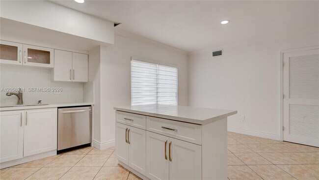 Building Photo - 2953 SW 23rd St