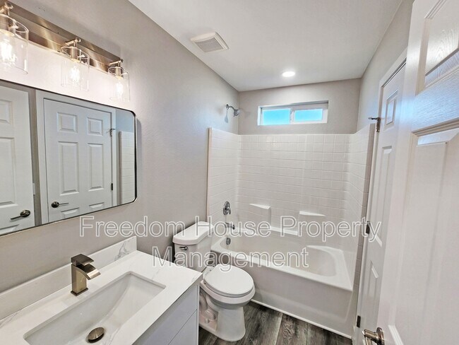 Building Photo - 581 Valiant Ave