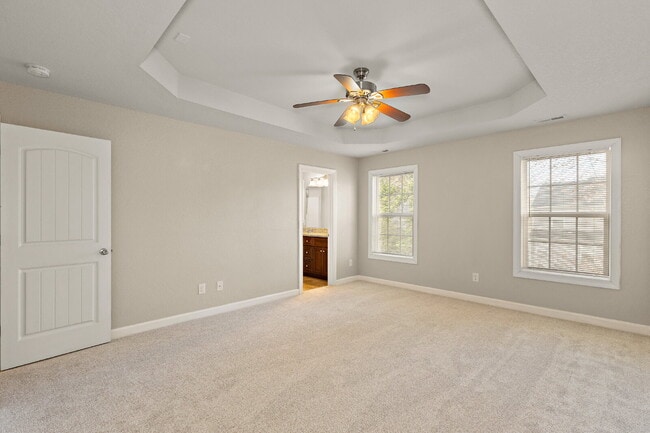 Building Photo - Fully Updated home in Westhaven