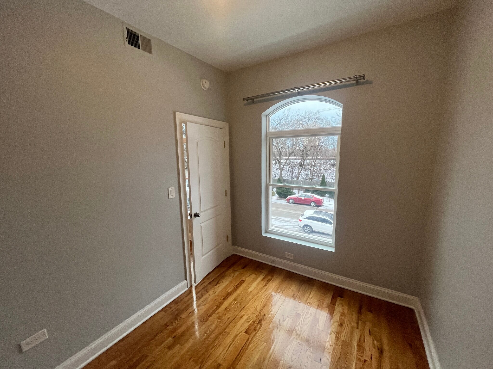 Building Photo - 6444 S Dorchester Ave