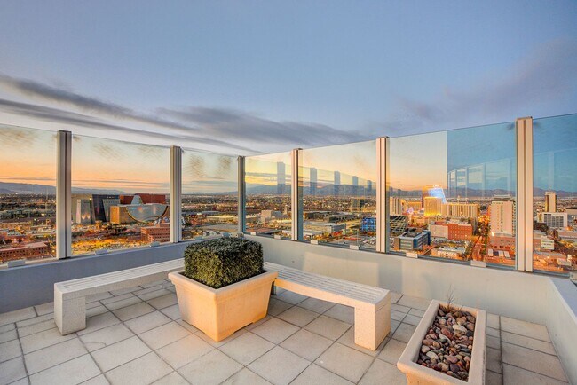 Building Photo - Newport Lofts 1502