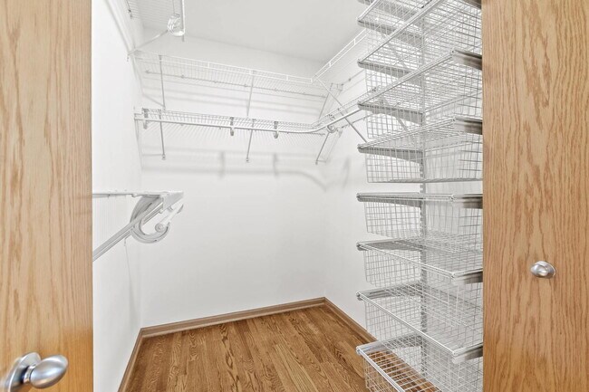 Building Photo - 5614 S Moody Ave