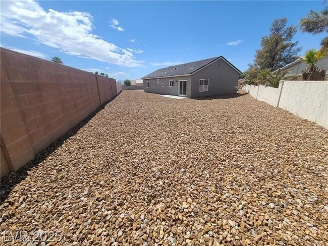 Building Photo - 1931 Rose Ct